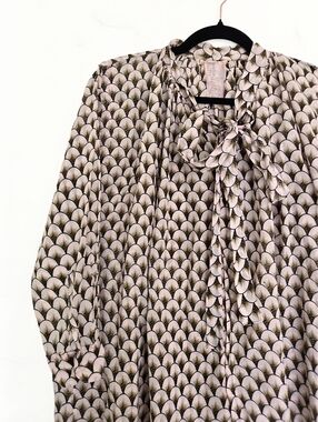 Yvonne S. Handmade Bow Tie Neck Fan Pattern Light Pink Button Up Top, S